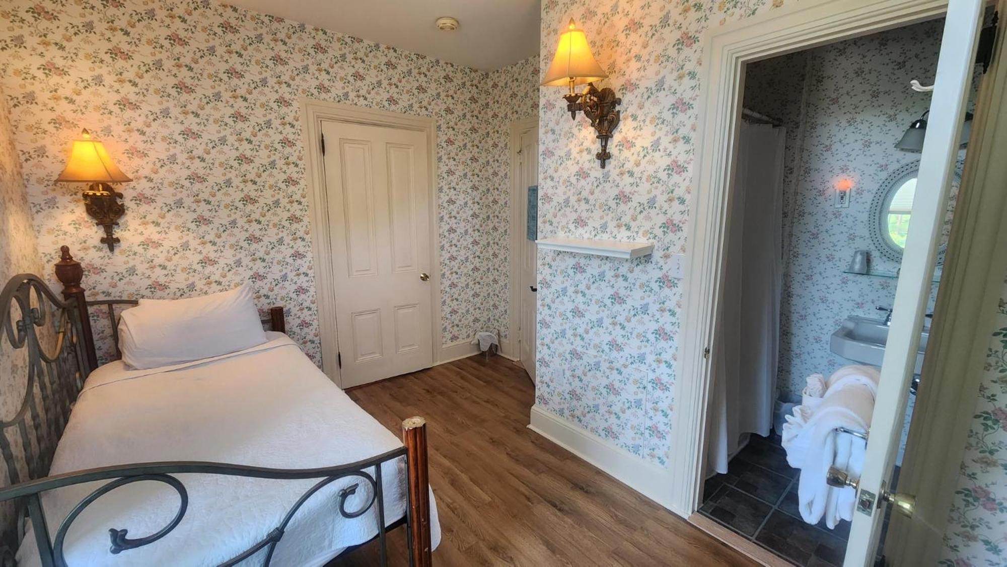 Greystone Manor Bed & Breakfast Bird-in-Hand Exterior foto