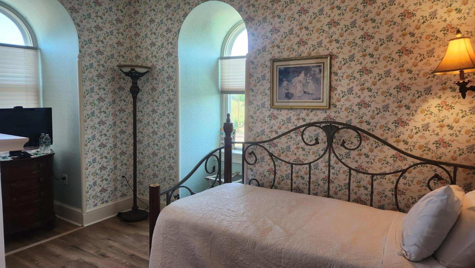 Greystone Manor Bed & Breakfast Bird-in-Hand Exterior foto