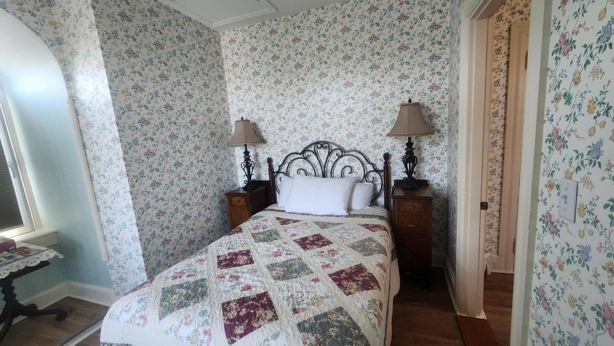 Greystone Manor Bed & Breakfast Bird-in-Hand Exterior foto