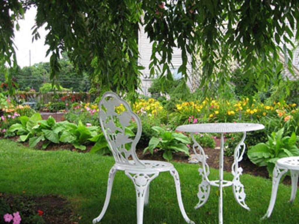 Greystone Manor Bed & Breakfast Bird-in-Hand Exterior foto