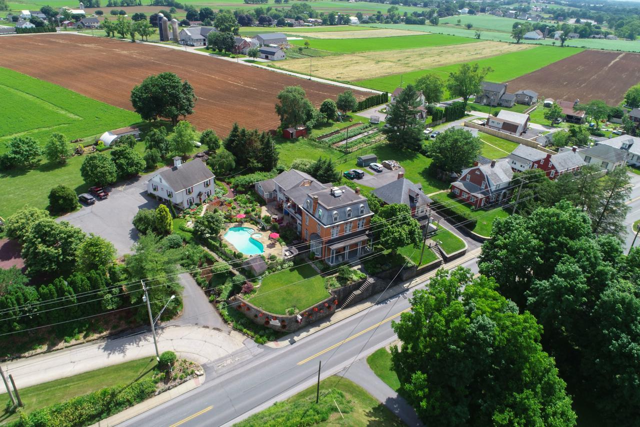 Greystone Manor Bed & Breakfast Bird-in-Hand Exterior foto