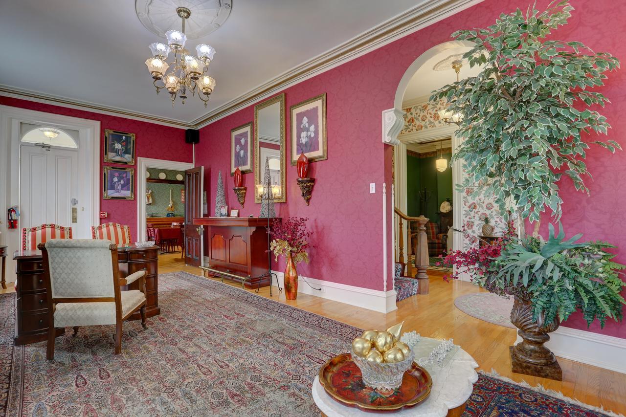 Greystone Manor Bed & Breakfast Bird-in-Hand Exterior foto