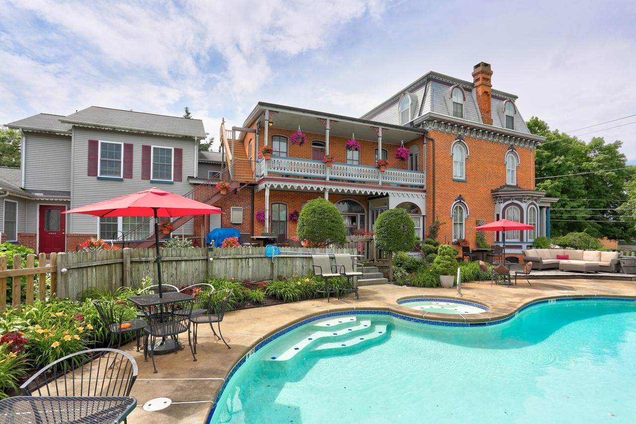 Greystone Manor Bed & Breakfast Bird-in-Hand Exterior foto